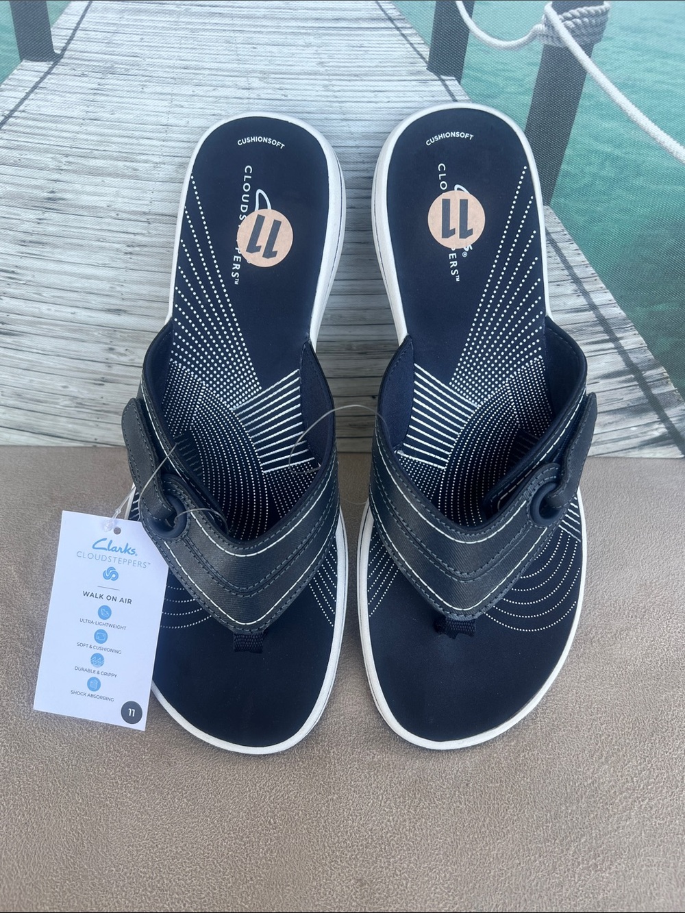 Clarks Women's Navy and White Cloudsteppers Cushioned Thong Sandals